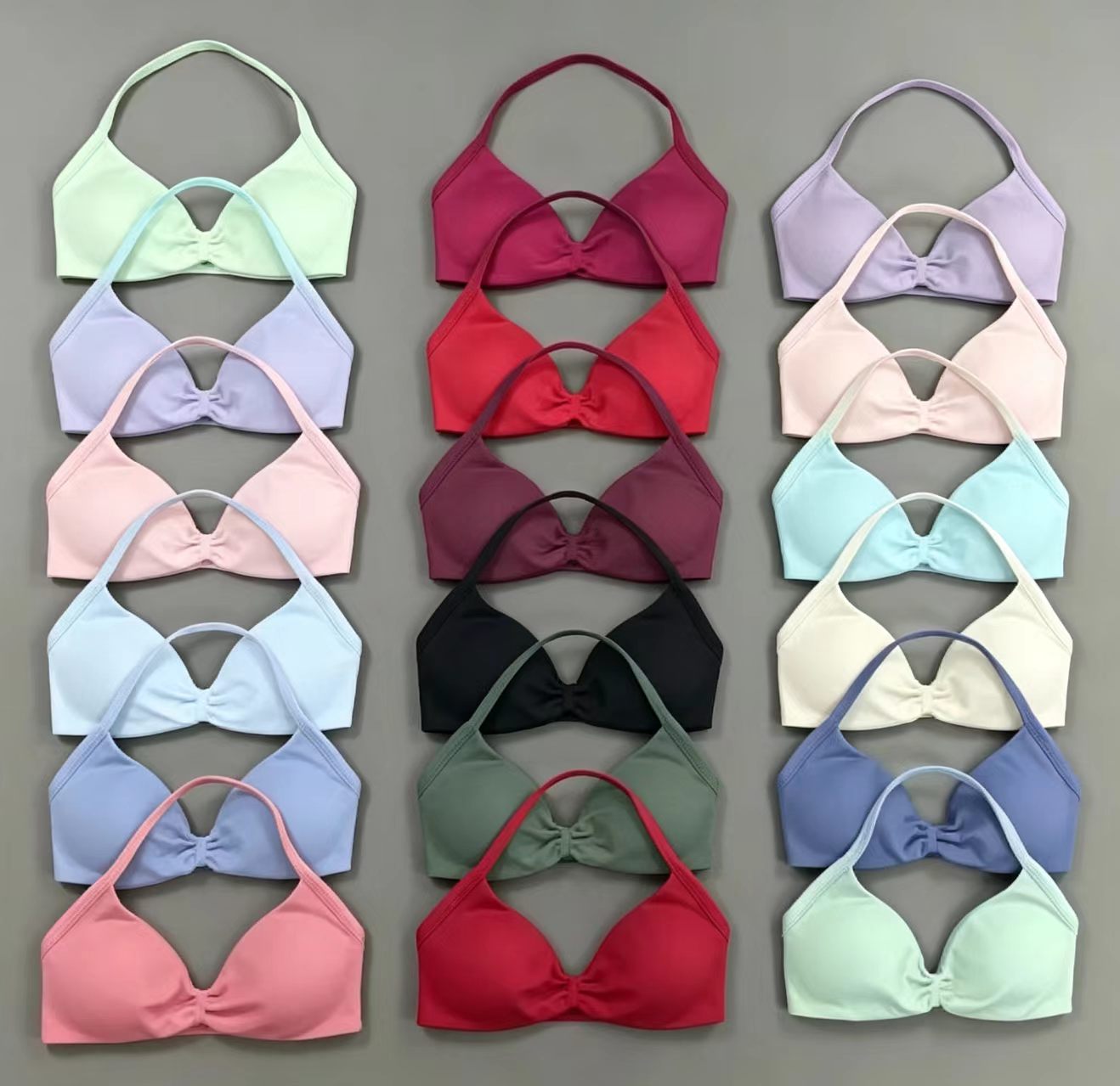 Minimizer Bra Women - DF スポーツブラ、パッド入り、ストラップ付き、セクシーなデザイン、背中が開いたクロップド丈、取り外し可能なカップ付き、女性用、ワークアウトウェア、ジム用トップス、ホルターネック、スポーツブラ。